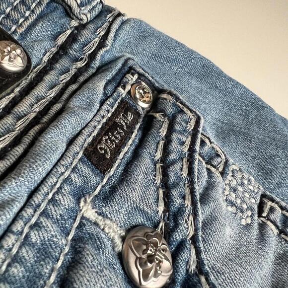 Miss Me Signature Bootcut Jeans Women’s (28x32) Medium Wash Flap Pockets y2k 00s - Picture 9 of 15